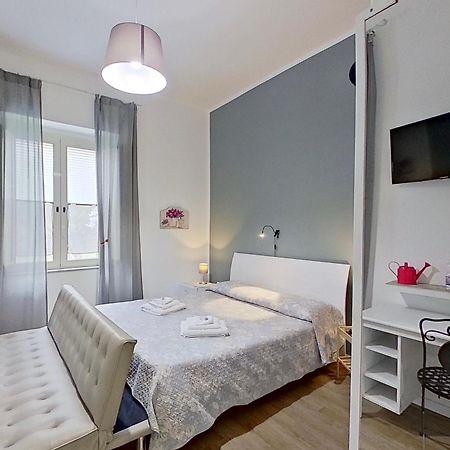 나폴리 Il Giardino Di Vico Neve B&B 외부 사진