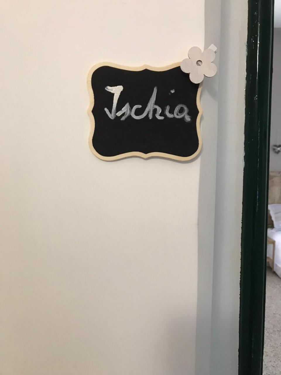 나폴리 Il Giardino Di Vico Neve B&B 외부 사진