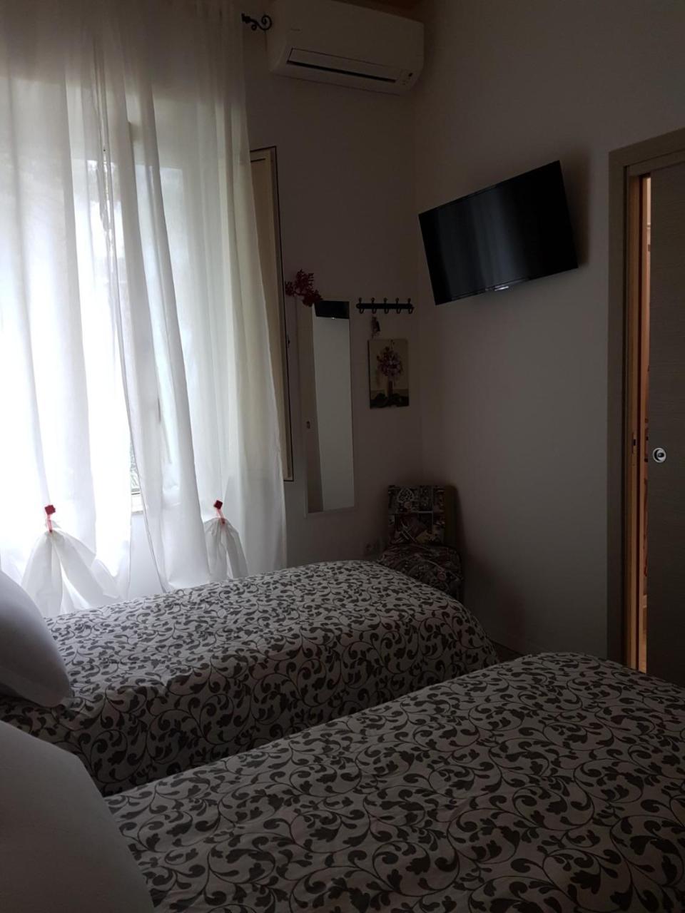 나폴리 Il Giardino Di Vico Neve B&B 외부 사진