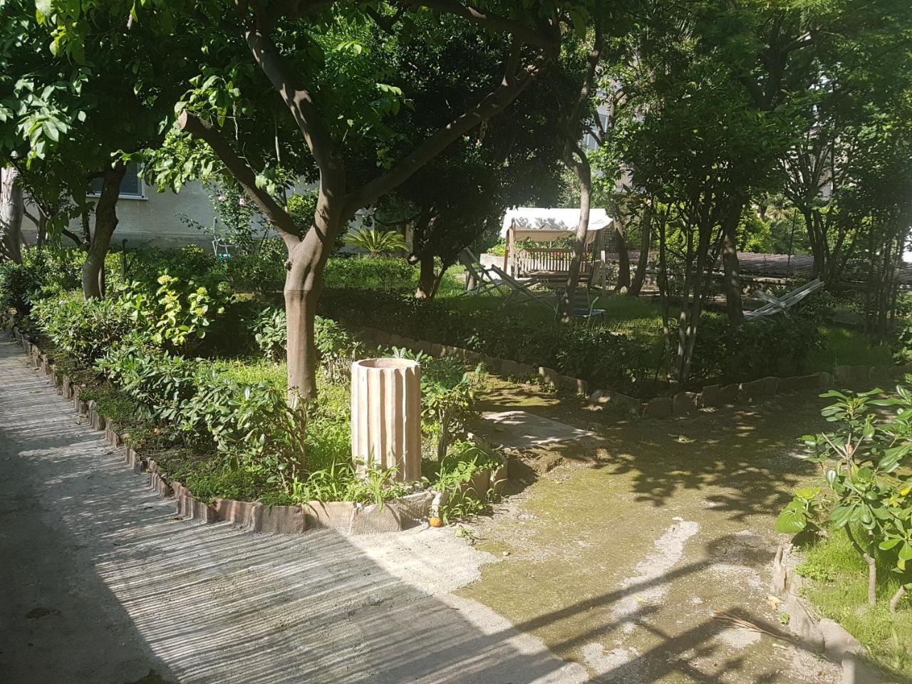 나폴리 Il Giardino Di Vico Neve B&B 외부 사진