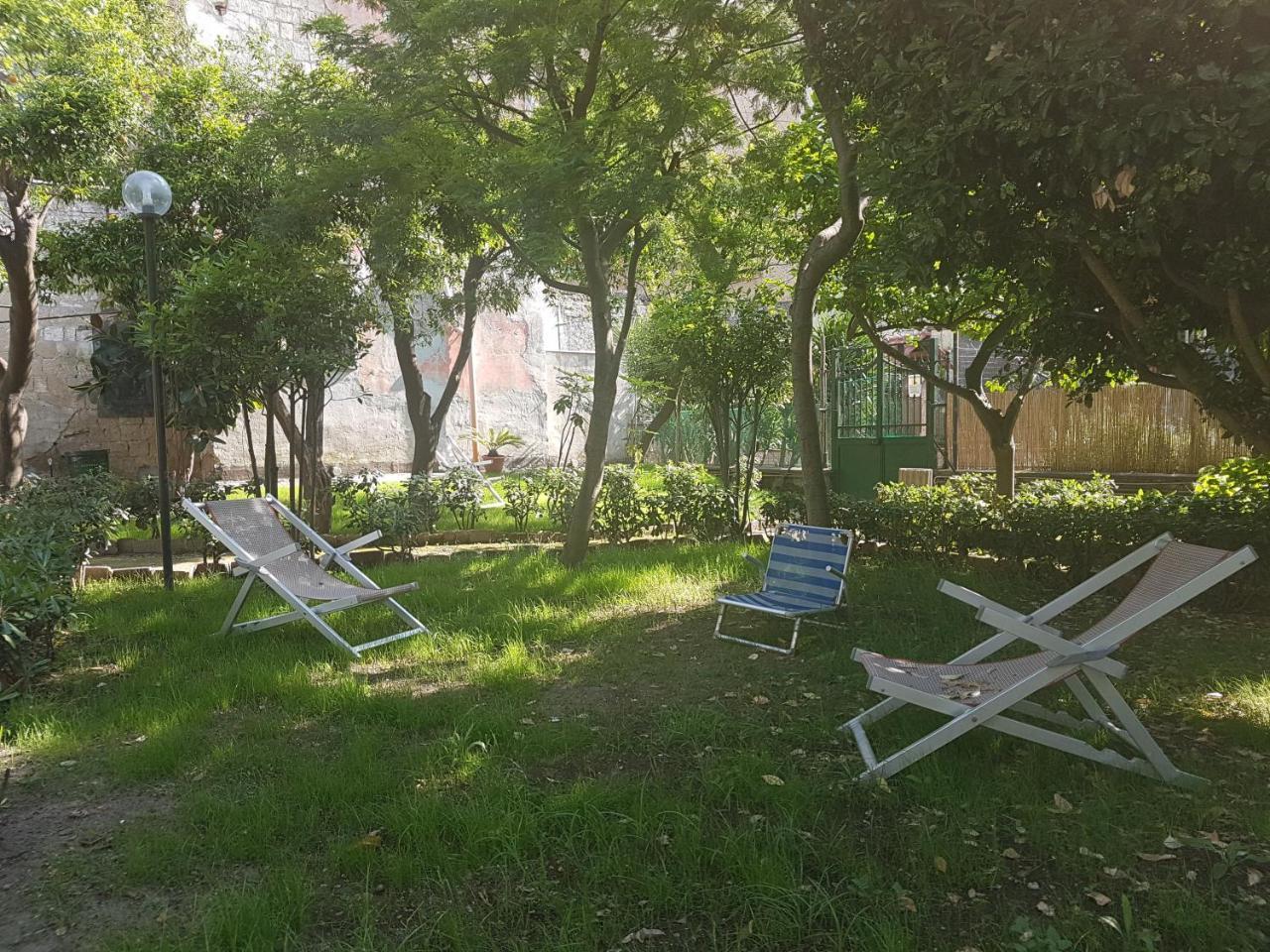나폴리 Il Giardino Di Vico Neve B&B 외부 사진