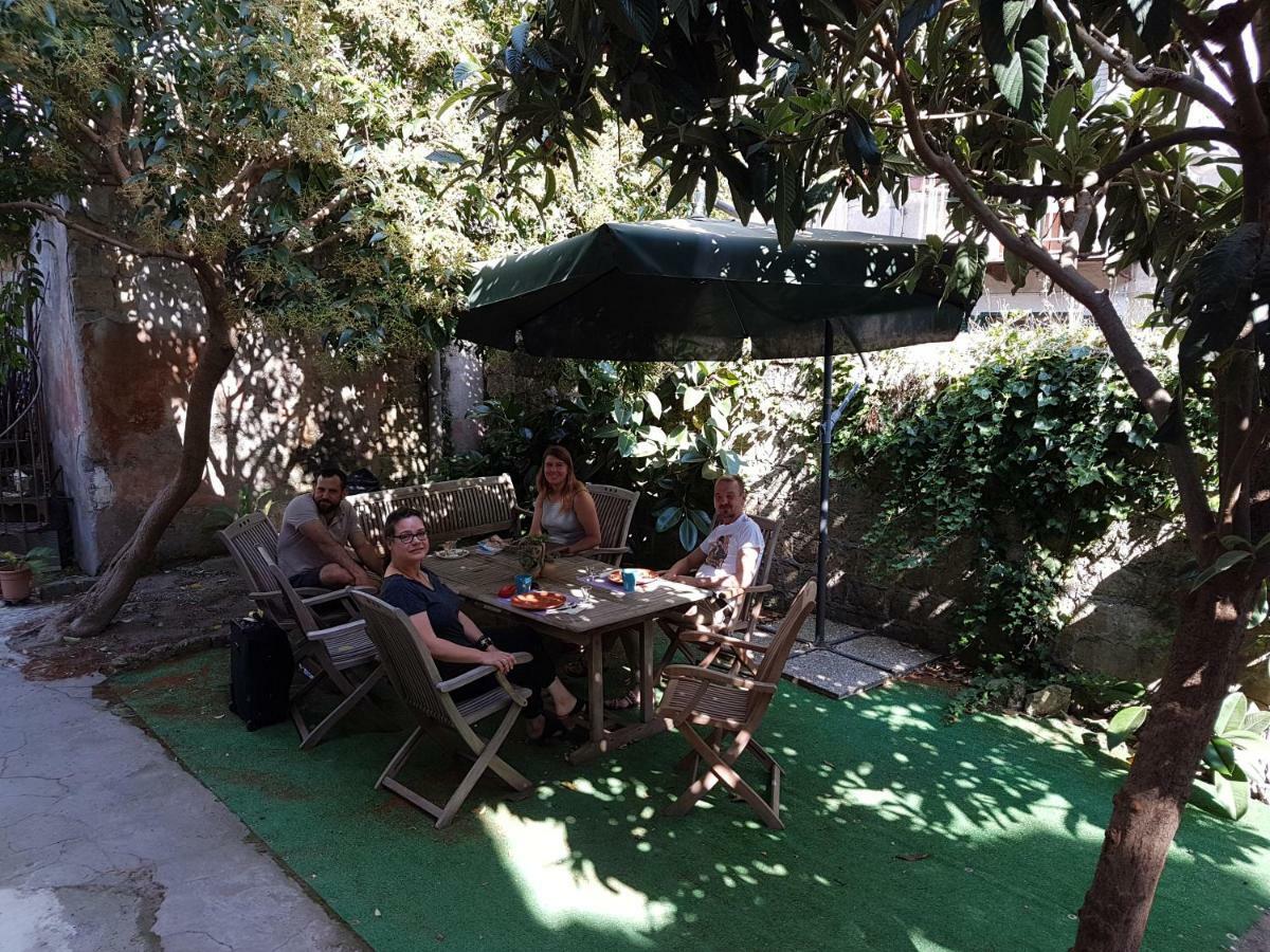 나폴리 Il Giardino Di Vico Neve B&B 외부 사진
