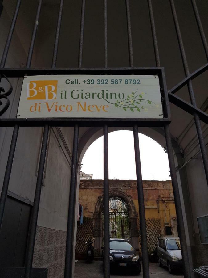 나폴리 Il Giardino Di Vico Neve B&B 외부 사진